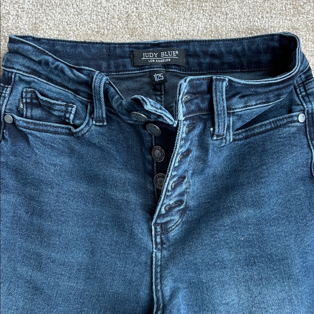 Judy Blue dark wash high waisted
straight leg jeans raw hem & button fly sz 1/25 - Picture 3 of 3